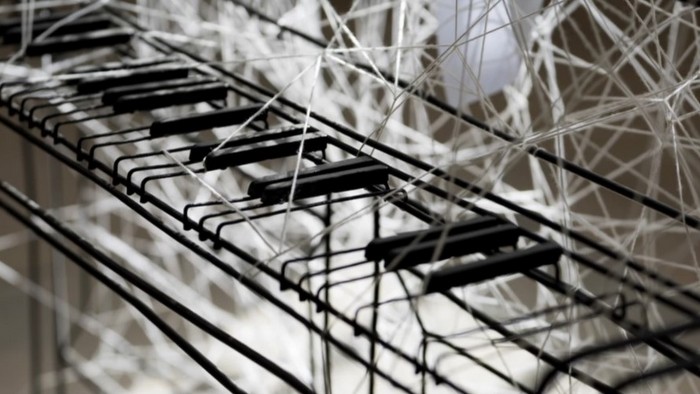 Chiharu Shiota. Invisible Line