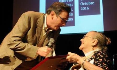 Adelaida de Juan: Premio Internacional AICA 2016 