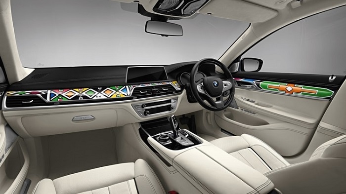 interior de automóvil decorado 