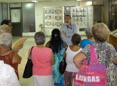 Original muestra iconográfica de la Caridad saluda visita del Papa  