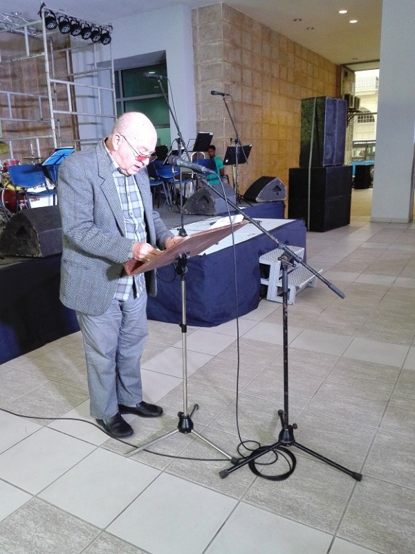 Miguel Barnet pronounces the award speech