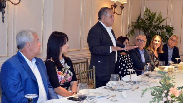 presentación del libro El paisaje comestible de los Taínos en una cena especial 