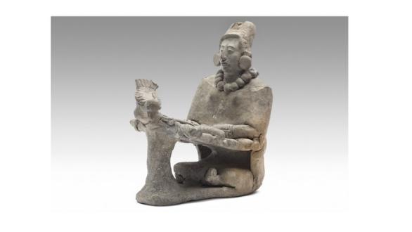 Figurilla – silbato. Tejedora - Jaina, Campeche (Museo Nacional de Antropología)