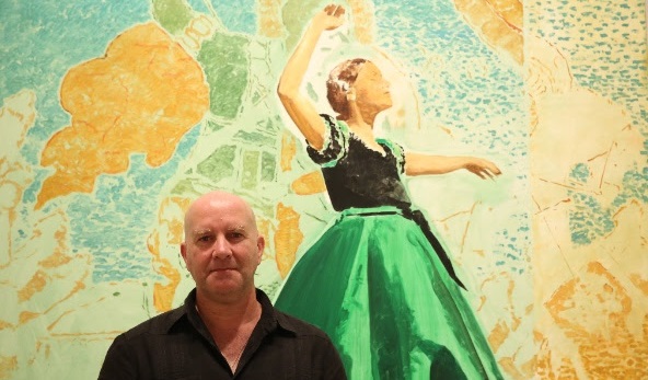 Miguel junto a su obra