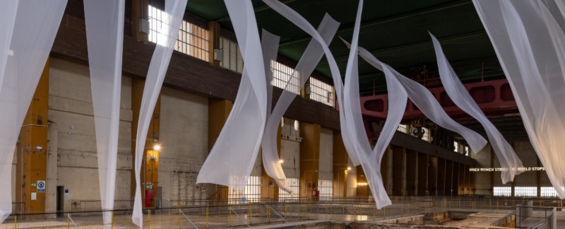Asad Raza. Instalación Prehension. Tres Chimeneas