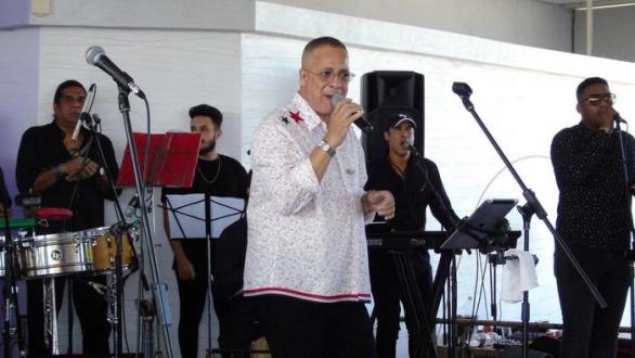 Isaac Delgado en presentación de su nuevo disco Lluvia y Fuego 