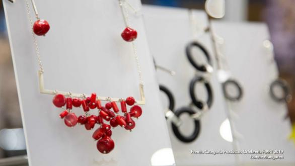 Obra de orfebrería de Ivonne Aranguren. Premio FIART 2019