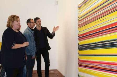 El pintor José Piñar reinterpreta en el Centro Guerrero la obra del artista granadino