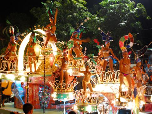 Destaca Ministro de Cultura trascendencia de Carnaval Santiaguero en la cultura cubana 