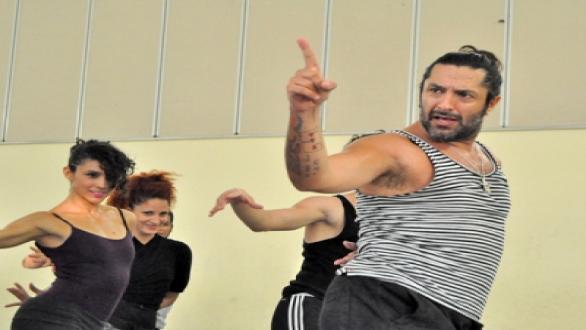  Amargo ofreció una clase muy práctica, en la que bailó hasta el cansancio.