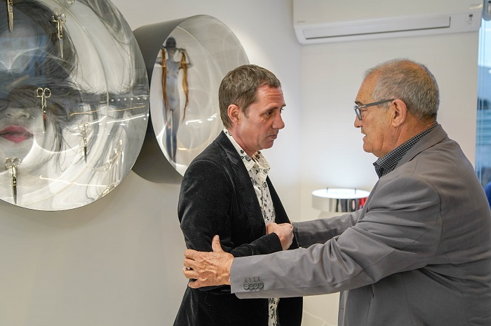 On the right, José Sacramento