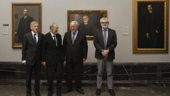 En portada: De izquierda a derecha: Javier Barón, Jefe de Pintura del siglo XIX del Museo Nacional del Prado; Javier Solana, Presidente del Real Patronato del Museo Nacional del Prado; José García Velasco, Presidente de la Fundación Francisco Giner de los Ríos en la Institución de Libre Enseñanza y Miguel Falomir, Director del Museo Nacional del Prado. Foto © Museo Nacional del Prado.