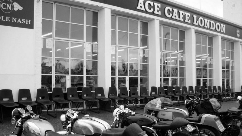 Rodar con Arte: La cultura Café Racer 