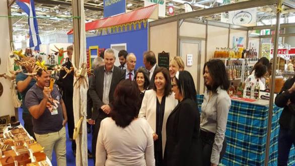 Cuban Artisans Participate in Paris Fair