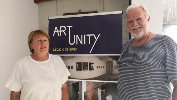 Nataliya Riesen, junto a su esposo, el pintor Willy L'Eplattenier
