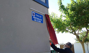 Inauguran calle República de Cuba en población española 