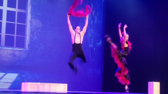 Carmen.Cuba, la magia hipnotiza al público en China