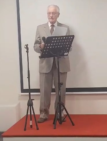 El Excmo. Sr. Andrés Vallejo Arcos