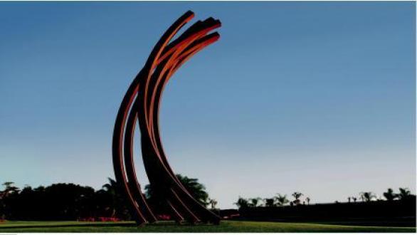 Bernar Venet, 97.5° Arc x 8, 2004, Cor-Ten steel, H: 7.5 m - Photo Credit: Patrick de Warren