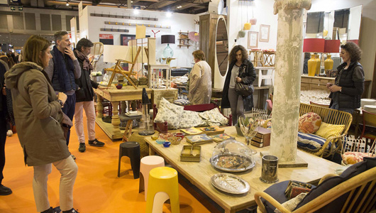 ALMONEDA 2017 un mágico viaje al pasado entre miles de objetos únicos   