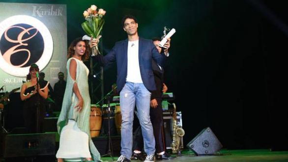 carlos acosta recibe el premio excelencias cuba 
