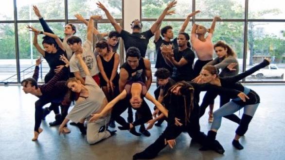 AcostaDanzaAvium. Foto Lester Vila