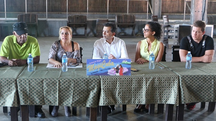 Magic Wands in Havana by the Hand of MagiCuba