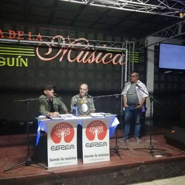 Alexis Triana presenta arte por excelencias 49 en Holguín 
