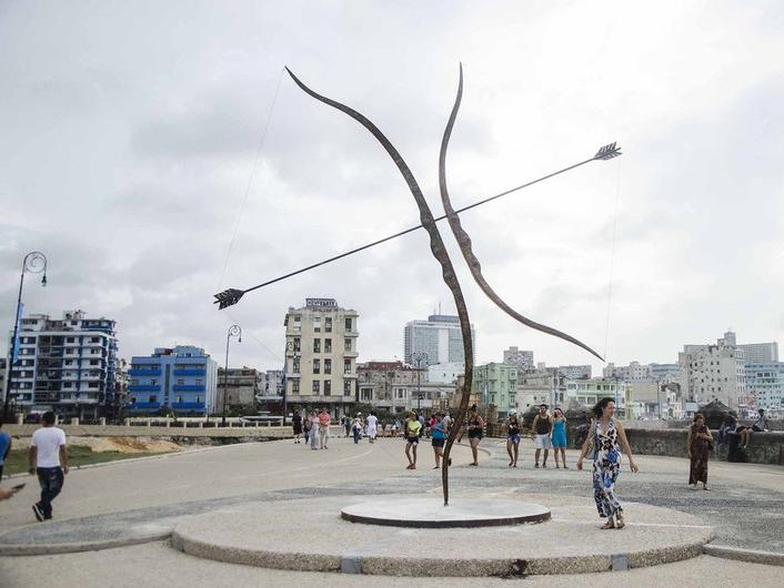 Itinerarios Bienal: Estar "Detrás del Muro"