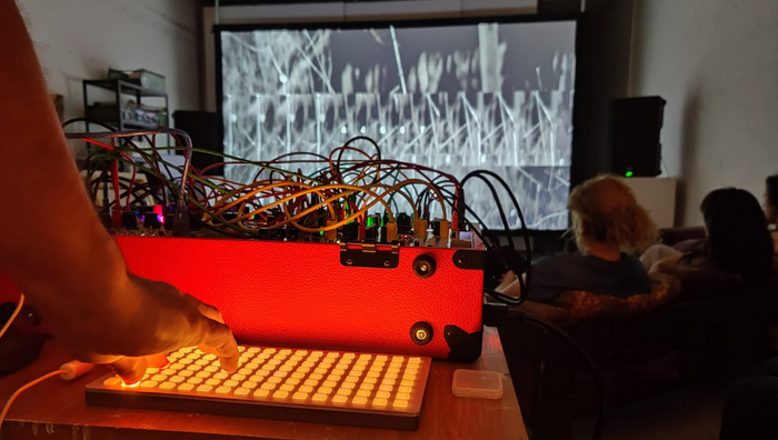 ART MADRID-PROYECTOR 2020: haciendo habitual el videoarte