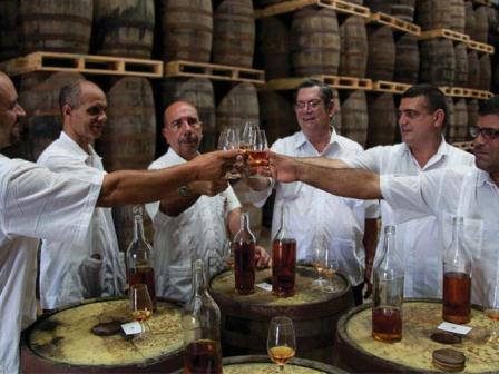 Saberes de los maestros roneros cubanos serán declarados Patrimonio Cultural de la Nación