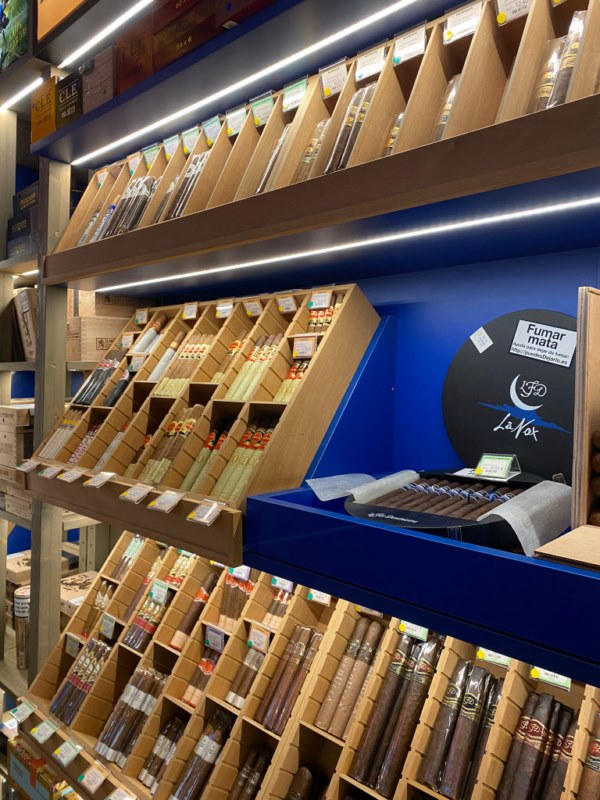 Exhiben en Madrid humidor inspirado en la Puerta de Alcalá