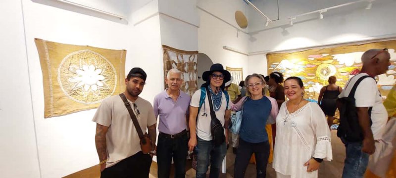 exposición “Tejidos paralelos”