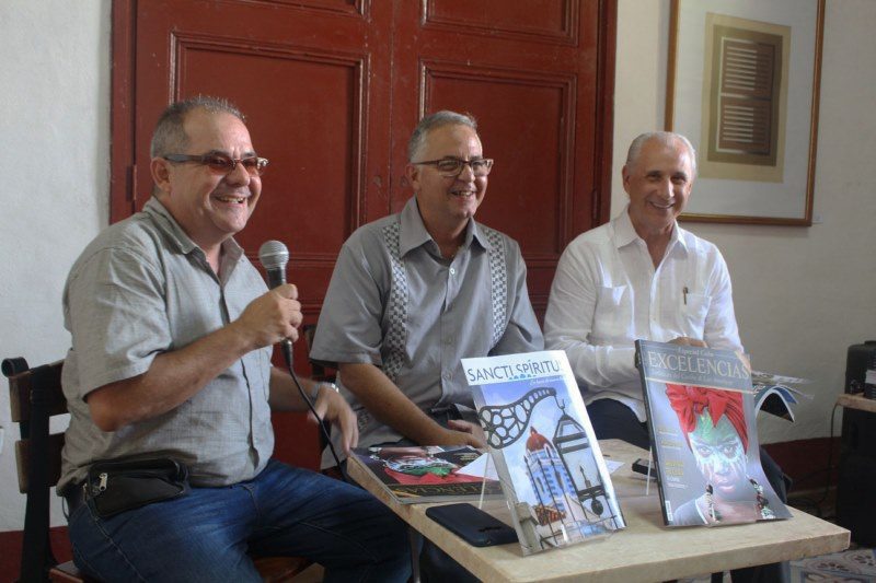 Presentación revistas Excelencias en sancti Spíritus 