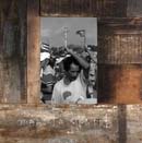 Roberto Diago (Cuba) Obbatalá siempre, 2005 Caja de luz, madera y foto en blanco y negro 84 x 74 x 11 cm
