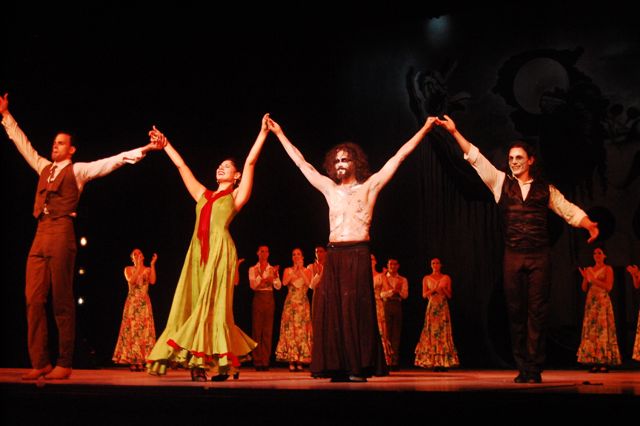 Bailarines se despiden del público