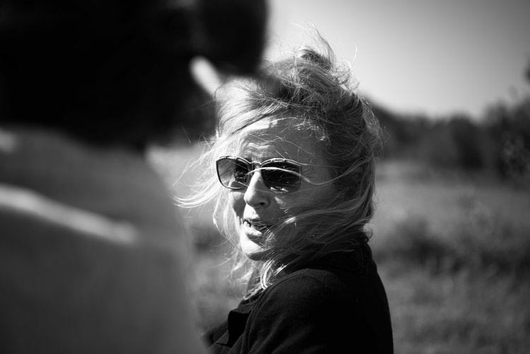 Mujer con pelo suelto 