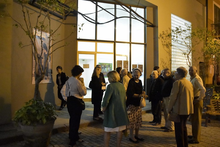 Entrada de la sala de teatro 